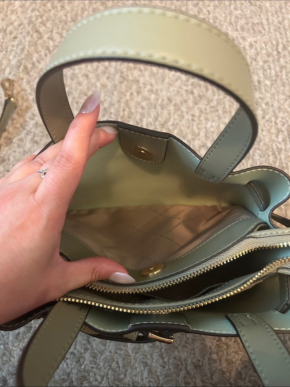 NWOT Michael Kors Emilia Satchel - Picture 5 of 8